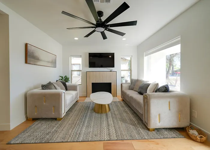 Apartment Pet-friendly Retreat: Main House + Casita!
