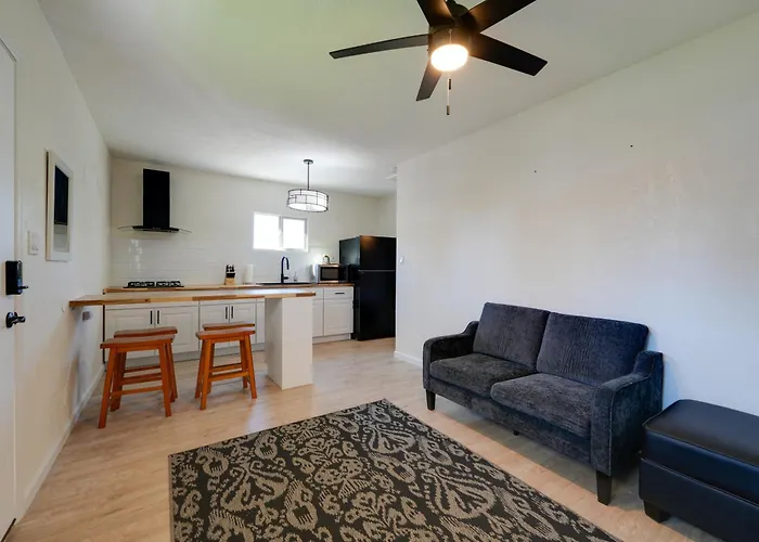 Pet-friendly Retreat: Main House + Casita! *