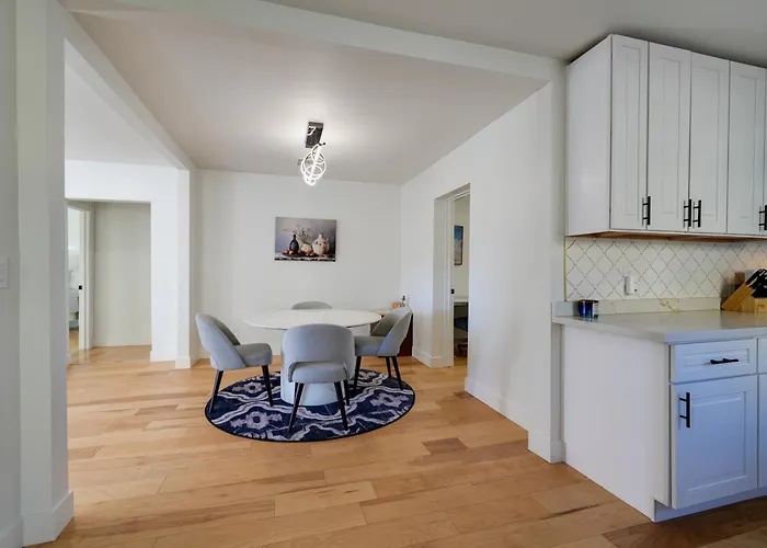 Pet-friendly Retreat: Main House + Casita! Apartment Phoenix