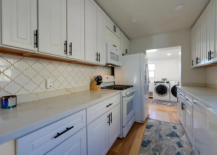Pet-friendly Retreat: Main House + Casita! Apartment Phoenix