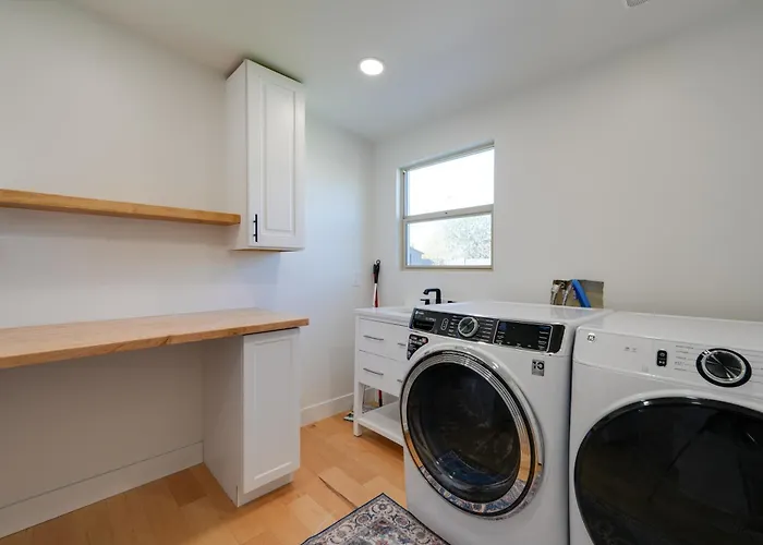 Apartment Pet-friendly Retreat: Main House + Casita!