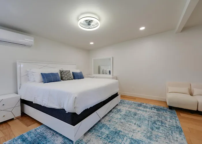 Pet-friendly Retreat: Main House + Casita! *