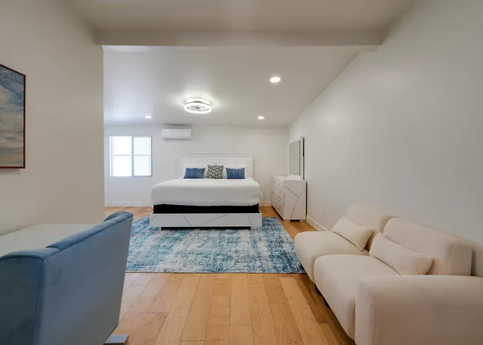Pet-friendly Retreat: Main House + Casita! Apartment *