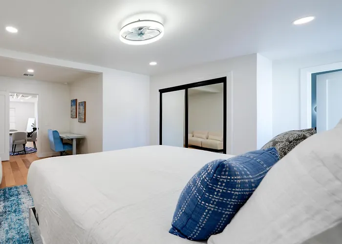 Pet-friendly Retreat: Main House + Casita! Phoenix