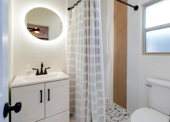 Apartment Pet-friendly Retreat: Main House + Casita!