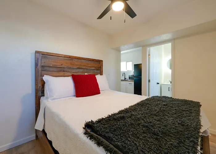 Pet-friendly Retreat: Main House + Casita! Apartment