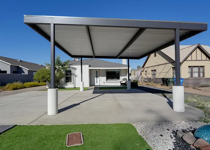 Pet-friendly Retreat: Main House + Casita! Apartment *