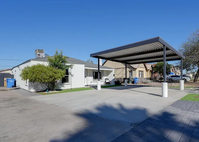 Apartment Pet-friendly Retreat: Main House + Casita! *